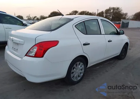 2015 Nissan Versa 1.6 S из США, поврежденный, VIN 3N1CN7AP3FL807615